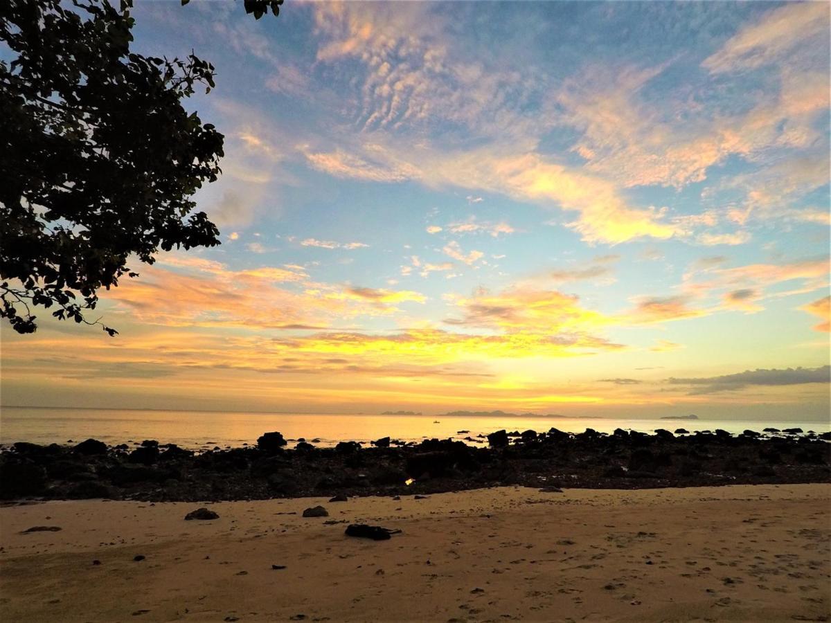 Koh Jum Coral Bay Resort Buitenkant foto