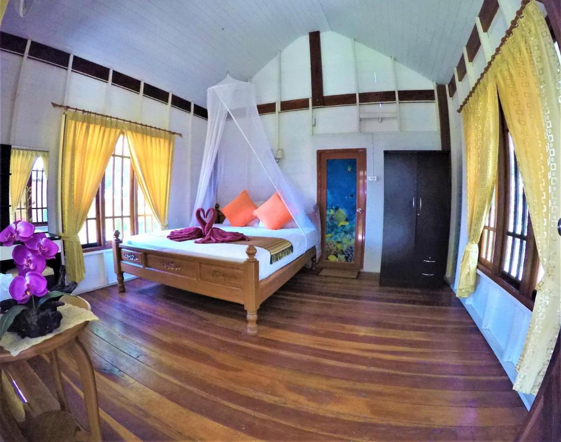 Koh Jum Coral Bay Resort Buitenkant foto