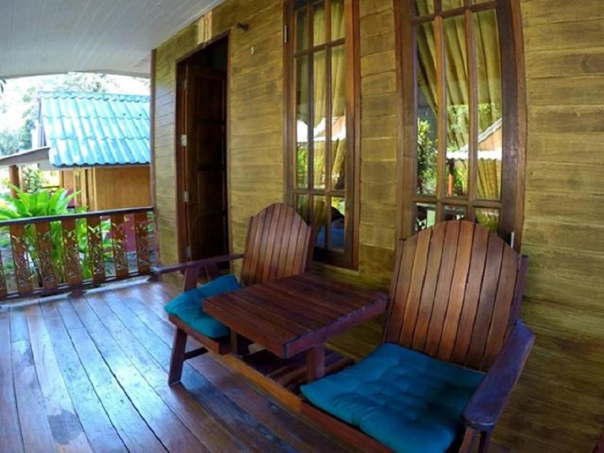 Koh Jum Coral Bay Resort Buitenkant foto